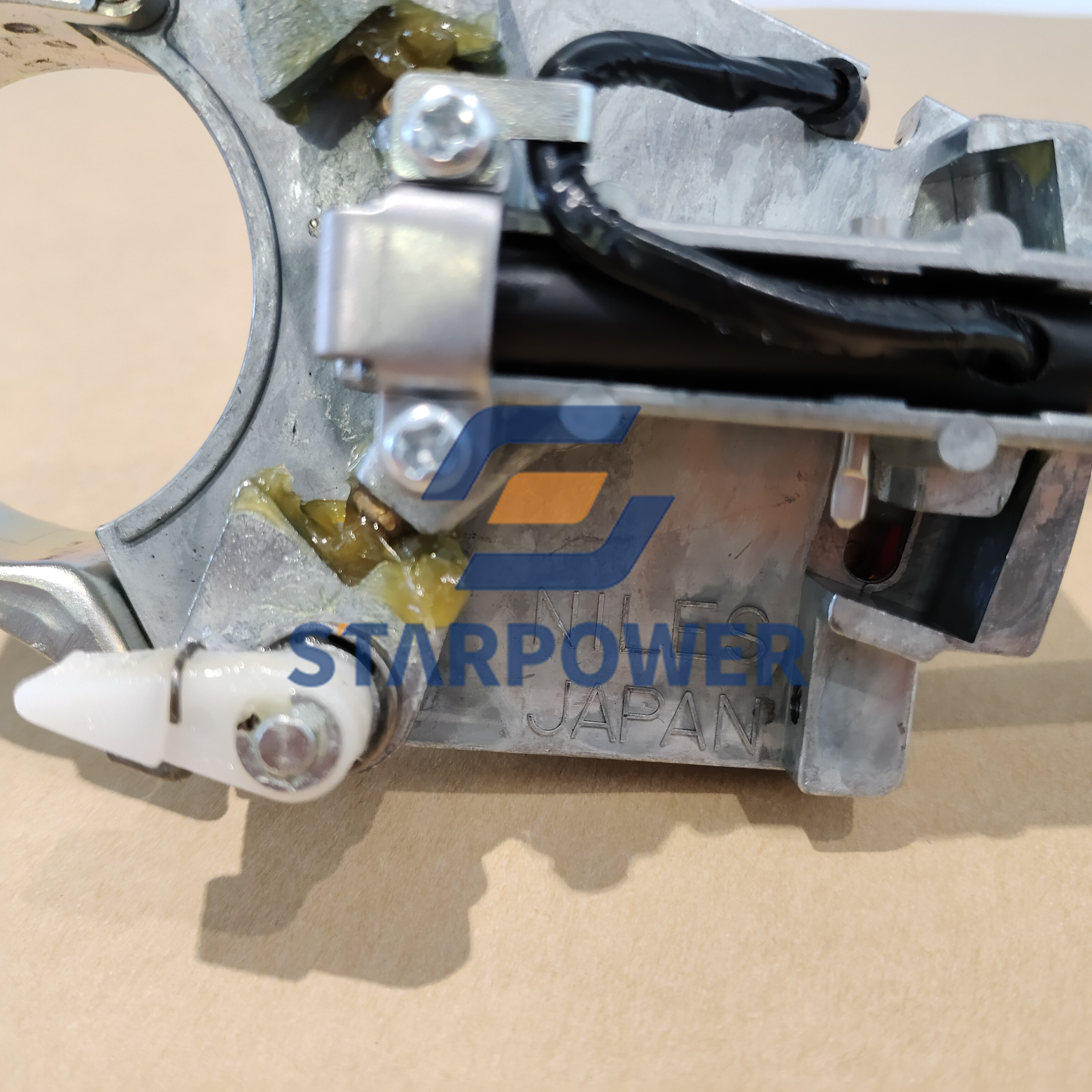 569-06-61111 ПЕРЕКЛЮЧАТЕЛЬ HD255-5;HD405-6;HD325-6;HD255-5;HD465-5;HD985-5;HD985-3;HD785-3