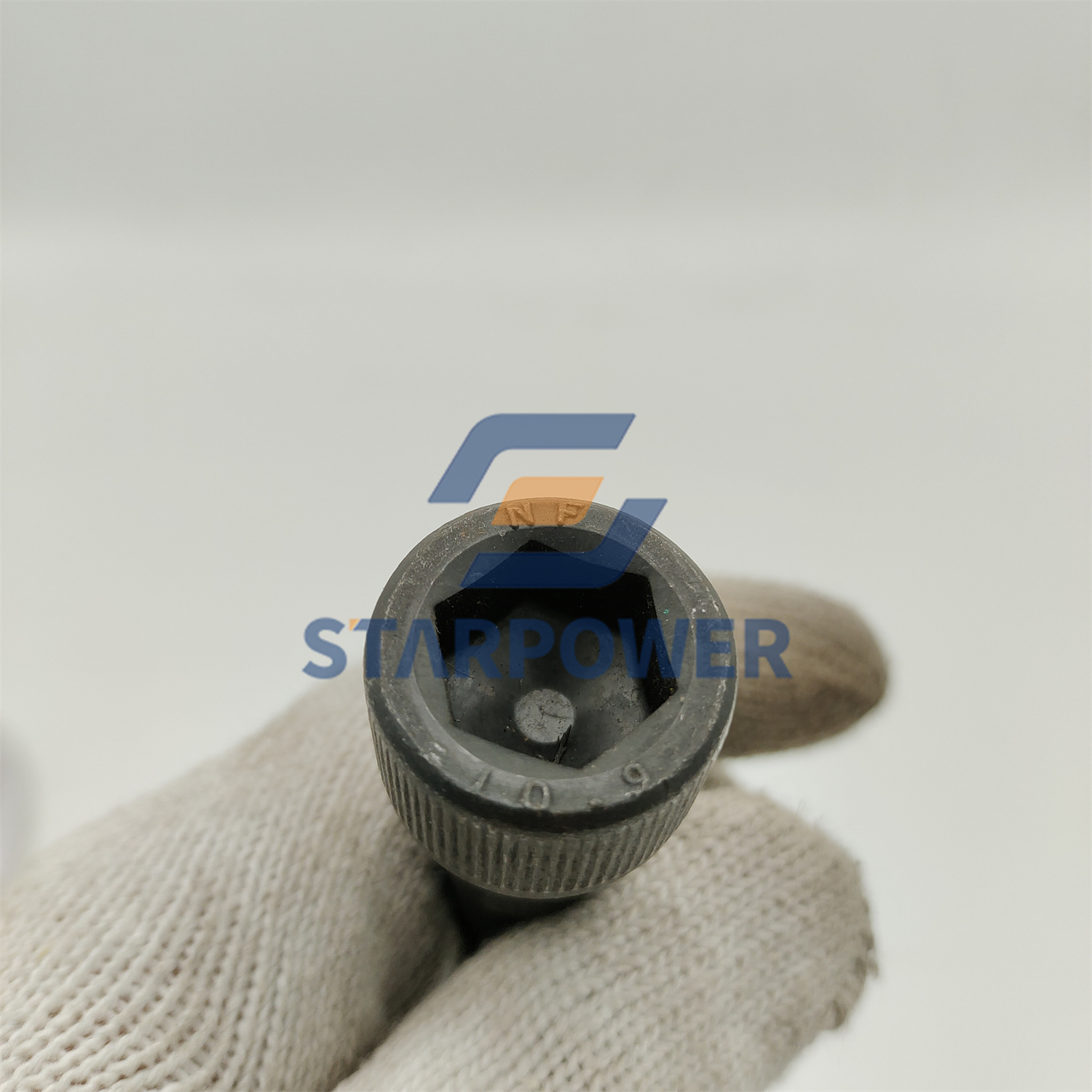 01252-61670 БОЛТ Komatsu